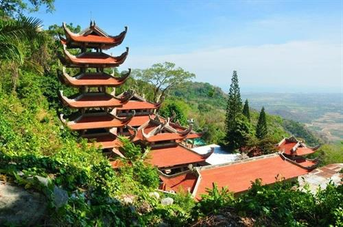 TOUR DU LỊCH CHÙA NÚI TÀ CÚ